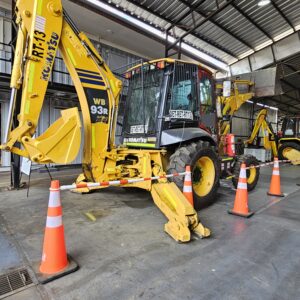 VENTA / ARRIENDO Retroexcavadora Komatsu WB93R Año 2022