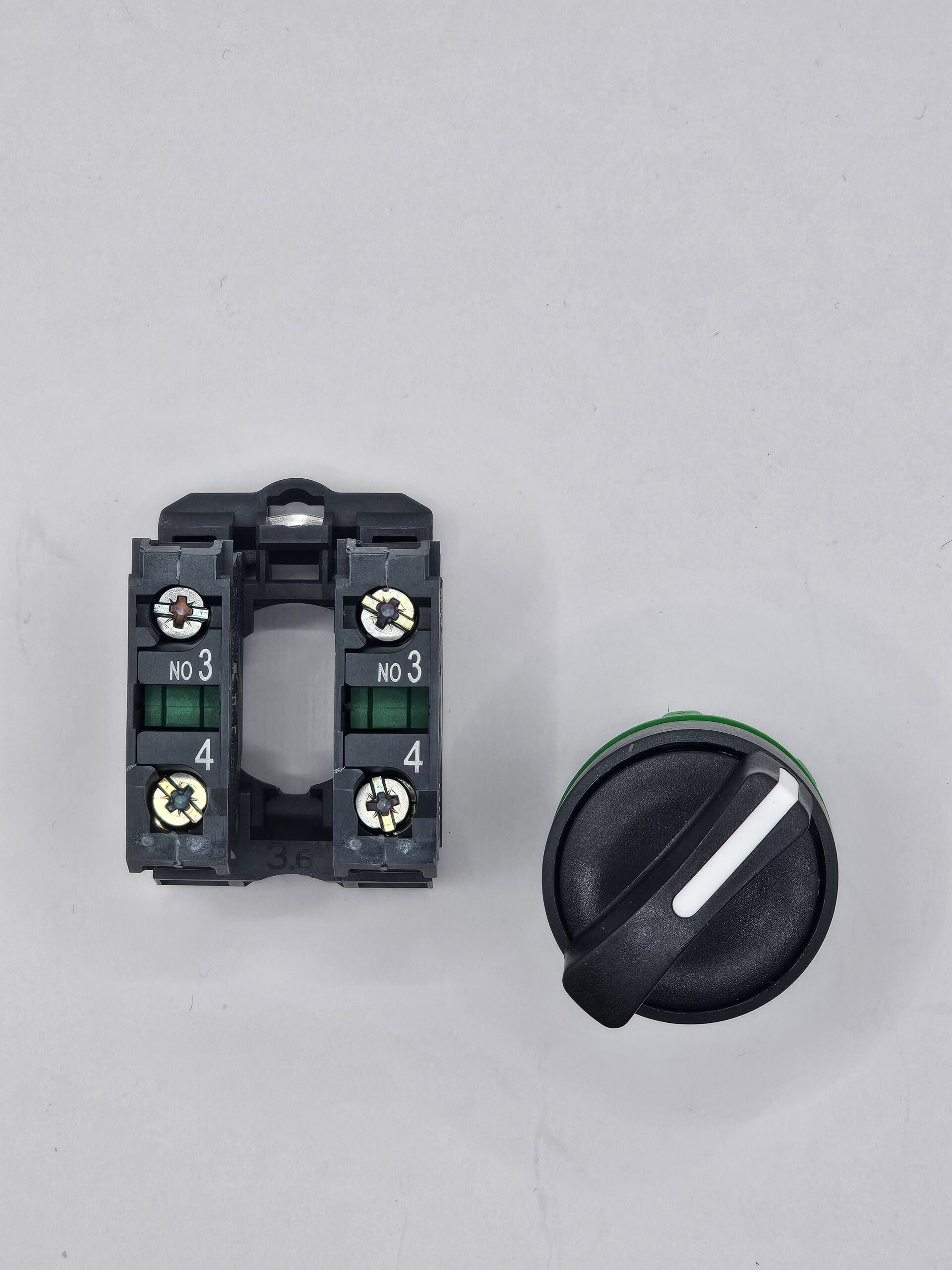 SELECTOR 3 POSIC. 2 NA Schneider Electric XB5AD33 - Imagen 4